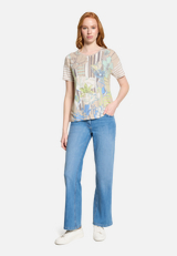 Casual-Shirt mit Ringel / Modellfoto Vorderseite (Outfit)