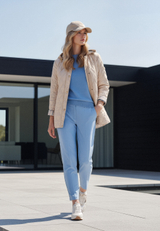 Outdoorjacke mit abnehmbarer Kapuze / Imagebild