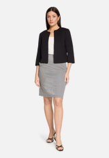 Blazer-Jacke mit 3/4 Arm / Modellfoto Vorderseite (Outfit)