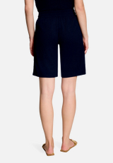 Shorts  mit Bindeband / Modellfoto Rückseite