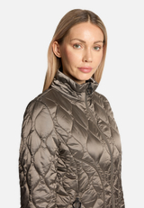 Outdoorjacke mit abnehmbarer Kapuze / Detailbild