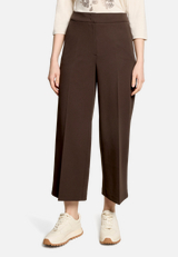 Culotte  mit Bügelfalte und elastischem Bund / Modellfoto Vorderseite