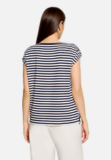 Blusenshirt mit Aufdruck / Modellfoto Rückseite