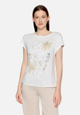Casual-Shirt mit Aufdruck / Modellfoto Vorderseite