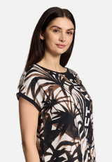 Printshirt mit Ärmelaufschlag / Detailbild
