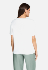 Printshirt mit Rippbündchen / Modellfoto Rückseite