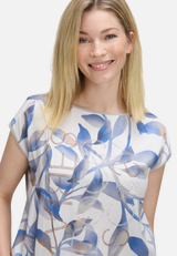 Blusenshirt mit Aufdruck / Detailbild