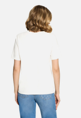 Basic Shirt mit Aufdruck / Modellfoto Rückseite