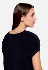 Lochstrick-Pullover mit Wasserfallausschnitt / Detailbild