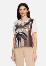 Basic Shirt mit Aufdruck / Modellfoto Vorderseite