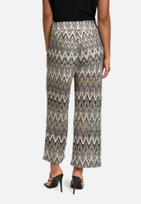 Marlene-Hose mit hohem Bund / Modellfoto Rückseite
