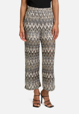 Marlene-Hose mit hohem Bund / Modellfoto Vorderseite