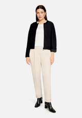 Casual-Jacke mit Rippenstruktur / Modellfoto Vorderseite (Outfit)