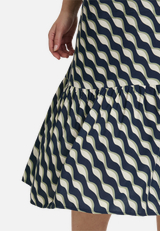 Stufenkleid weiter Ausschnitt / Detailbild