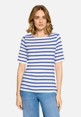 Ringelshirt mit U-Boot-Ausschnitt / Modellfoto Vorderseite