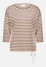 Gestreifter Pullover  mit U-Boot Ausschnitt  / Vorderseite