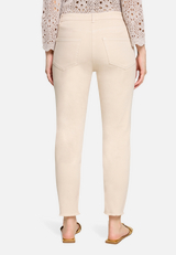 Perfect Body Jeans Style Sina Fashion / Modellfoto Rückseite