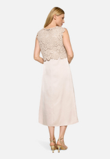Midikleid 2er Set / Modellfoto Rückseite