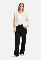 Blazer-Jacke mit Taschen / Modellfoto Vorderseite (Outfit)