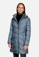 Outdoorjacke mit abnehmbarer Kapuze / Modellfoto Vorderseite