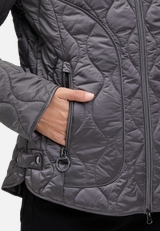Outdoorjacke mit abnehmbarer Kapuze / Detailbild