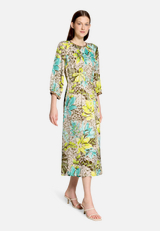Sommerkleid mit Rundhalsausschnitt / Modellfoto Vorderseite (Outfit)