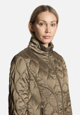 Outdoorjacke mit abnehmbarer Kapuze / Detailbild