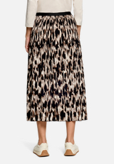 Plisseerock Midi mit Leoprint / Modellfoto Rückseite