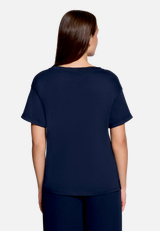 Casual-Shirt mit Aufdruck / Modellfoto Rückseite