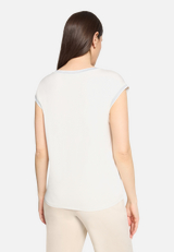 Blusenshirt mit Aufdruck / Modellfoto Rückseite