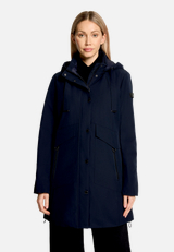 Outdoorjacke mit abnehmbarer Kapuze / Modellfoto Vorderseite