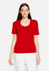 Basic Shirt mit Struktur / Modellfoto Vorderseite