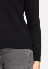 Basic-Strickpullover mit Rundhalsausschnitt / Detailbild
