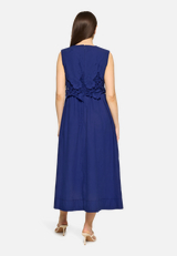 Midikleid mit V-Ausschnitt / Modellfoto Rückseite