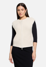 Grobstrickjacke ohne Arm / Modellfoto Vorderseite