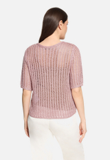 Strickpullover mit Lochmuster / Modellfoto Rückseite