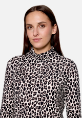 Rollkragenshirt  mit Leoprint  / Detailbild