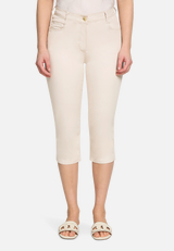 Sommerhose Slim Fit / Modellfoto Vorderseite