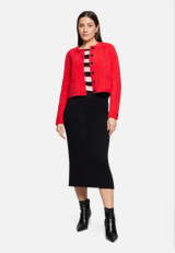 Strick-Cardigan mit aufgesetzten Taschen / Modellfoto Vorderseite (Outfit)