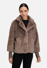 Outdoorjacke mit Plüsch / Modellfoto Vorderseite