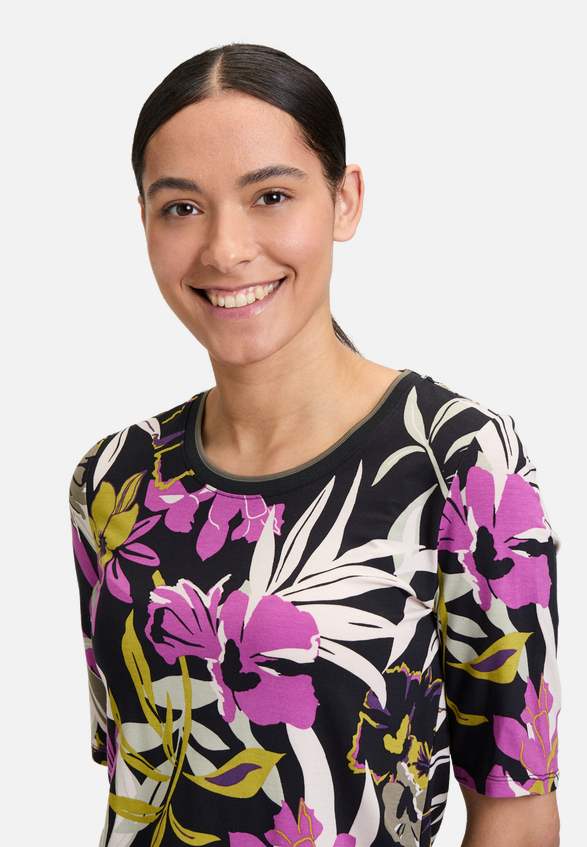 Basic Shirt mit Print / Detailbild