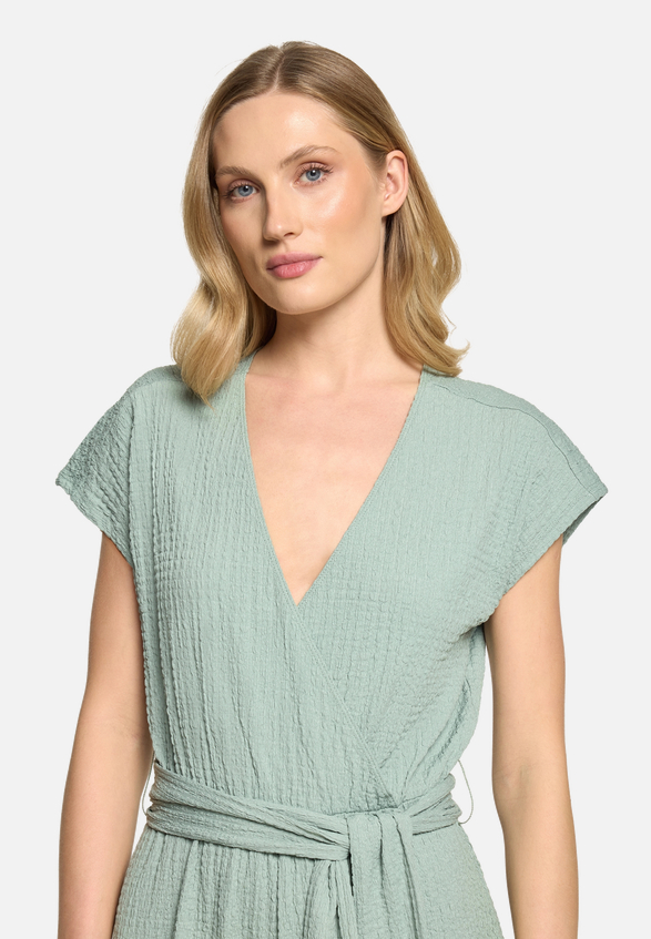 Jumpsuit mit Bindegürtel / Detailbild