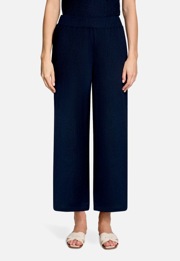 Culotte 7/8 Länge mit elastischem Bund / Modellfoto Vorderseite