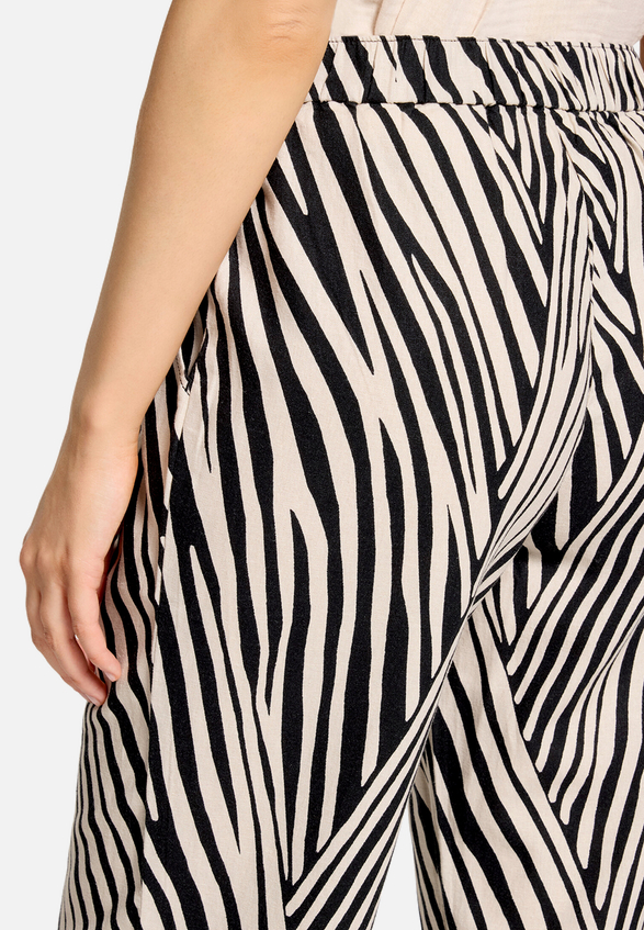 Culotte mit Bundfalten / Detailbild