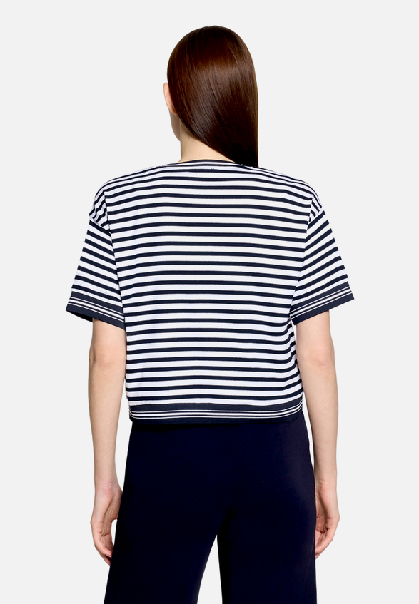 Shirtjacke mit Reißverschluss / Modellfoto Rückseite