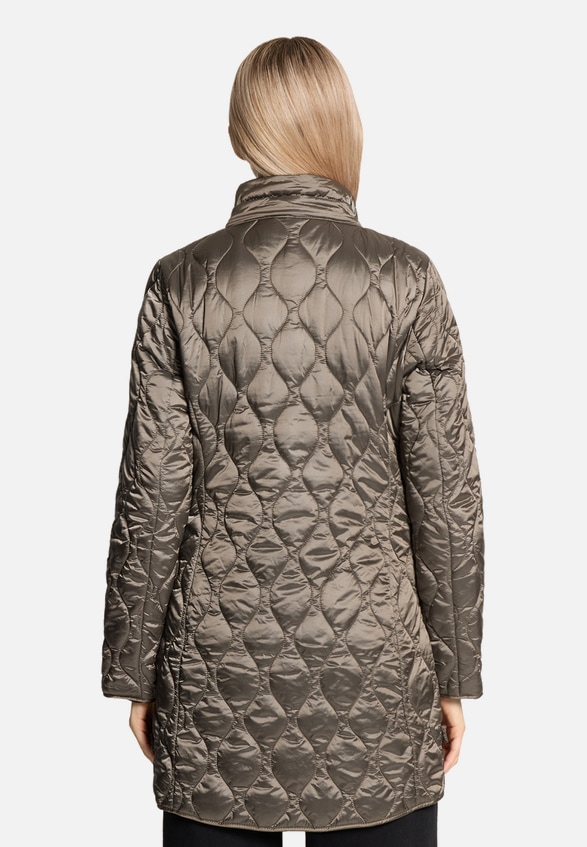 Outdoorjacke mit abnehmbarer Kapuze / Detailbild