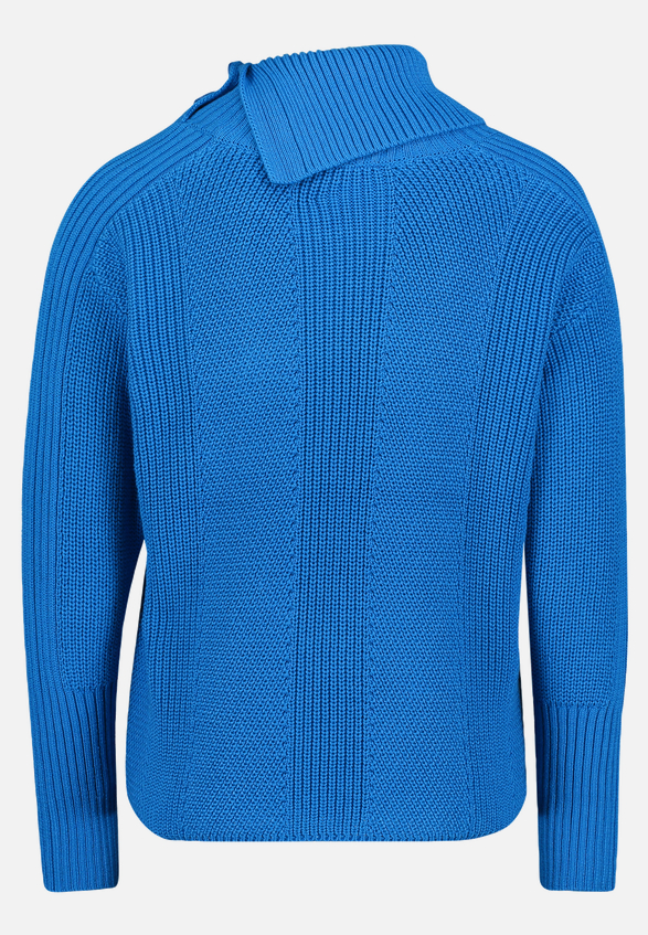 Grobstrick-Pullover mit hohem Kragen / Rückseite