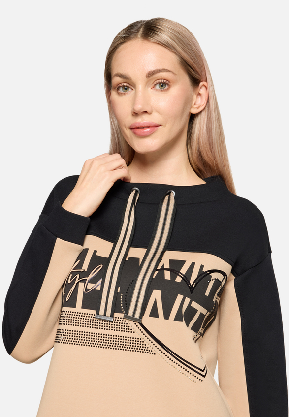 Sweatshirt mit Stehkragen / Detailbild