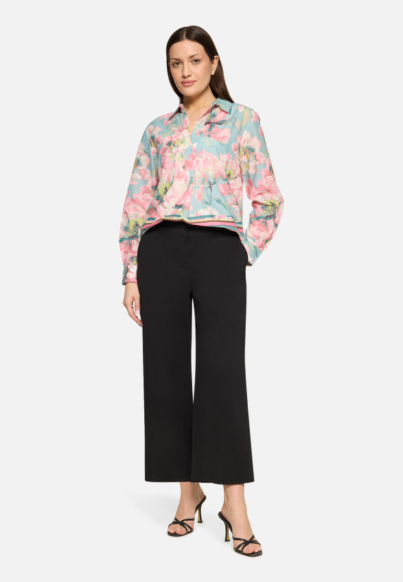 Longbluse langarm / Modellfoto Vorderseite (Outfit)