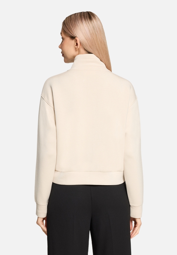 Shirtjacke mit Rippenstruktur / Modellfoto Rückseite